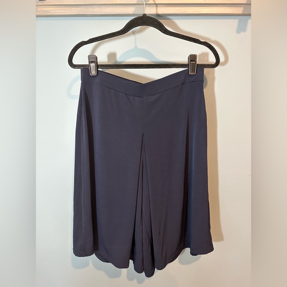 MICHAEL Michael Kors Crepe Inverted Pleated Front Stretch Culottes in Dark Blue
